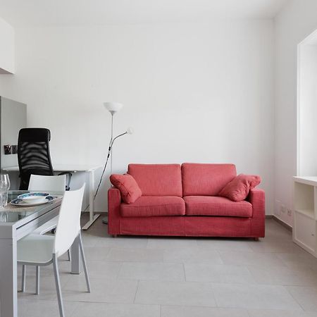 Cozy Apt With Balcony - Mm2 Sant'Agostino Apartment Milan Bagian luar foto