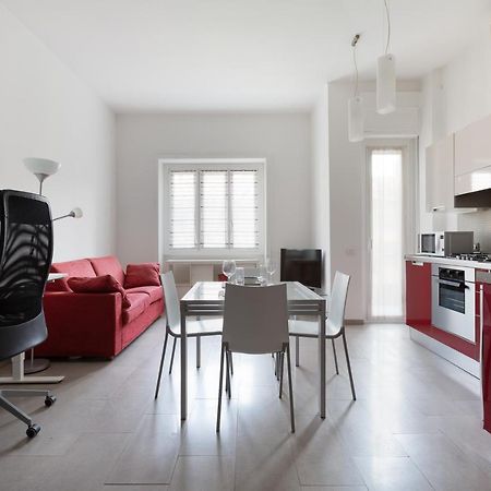 Cozy Apt With Balcony - Mm2 Sant'Agostino Apartment Milan Bagian luar foto