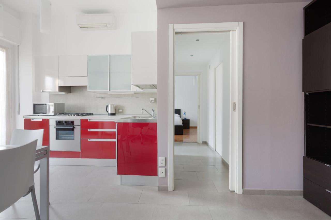 Cozy Apt With Balcony - Mm2 Sant'Agostino Apartment Milan Bagian luar foto