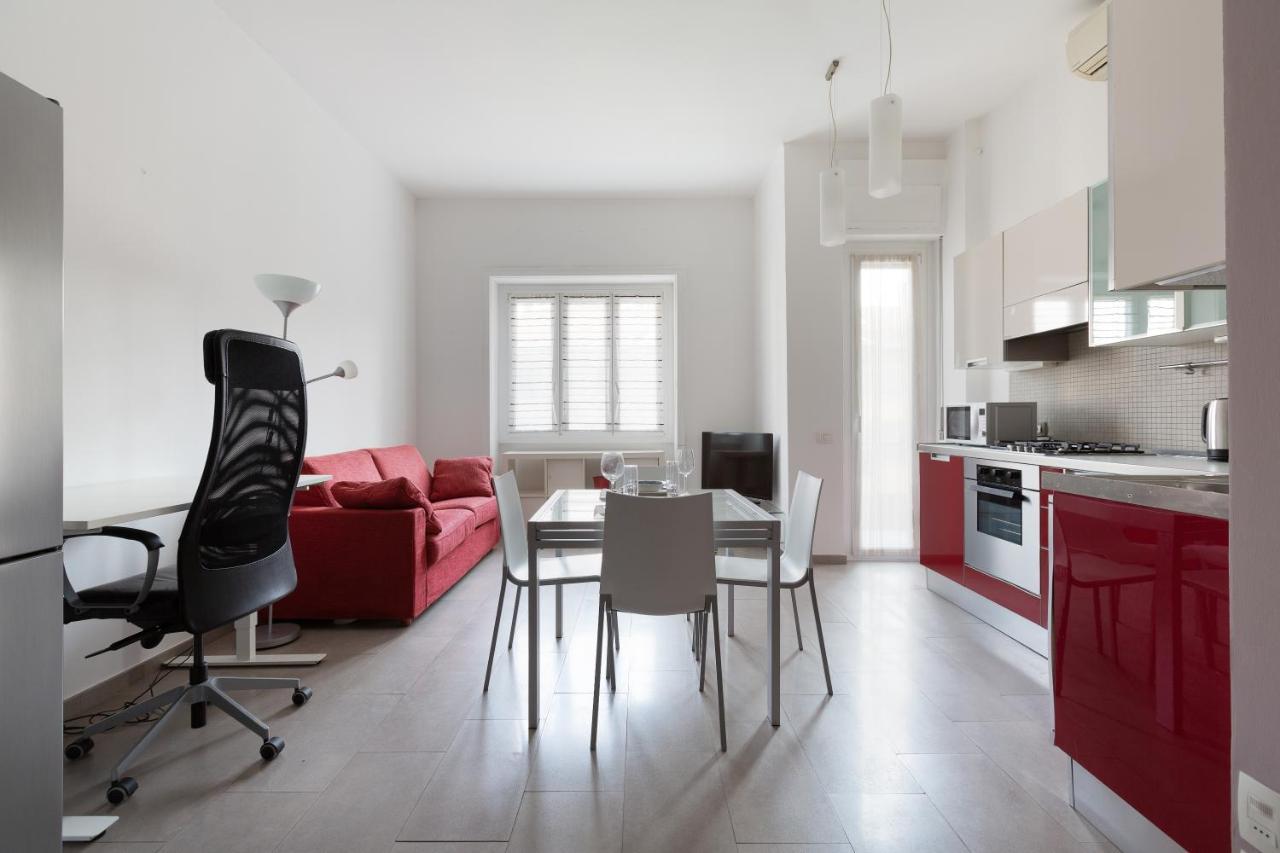 Cozy Apt With Balcony - Mm2 Sant'Agostino Apartment Milan Bagian luar foto