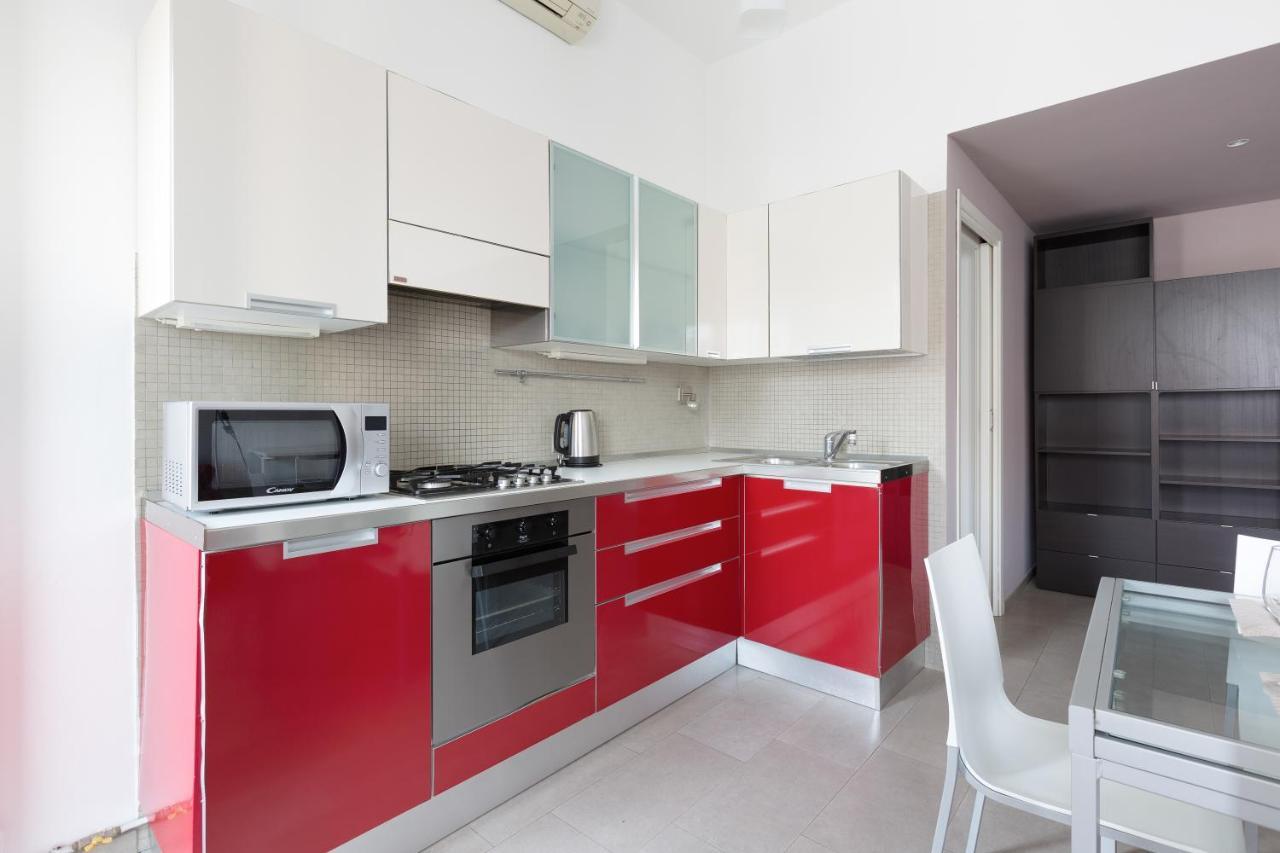 Cozy Apt With Balcony - Mm2 Sant'Agostino Apartment Milan Bagian luar foto